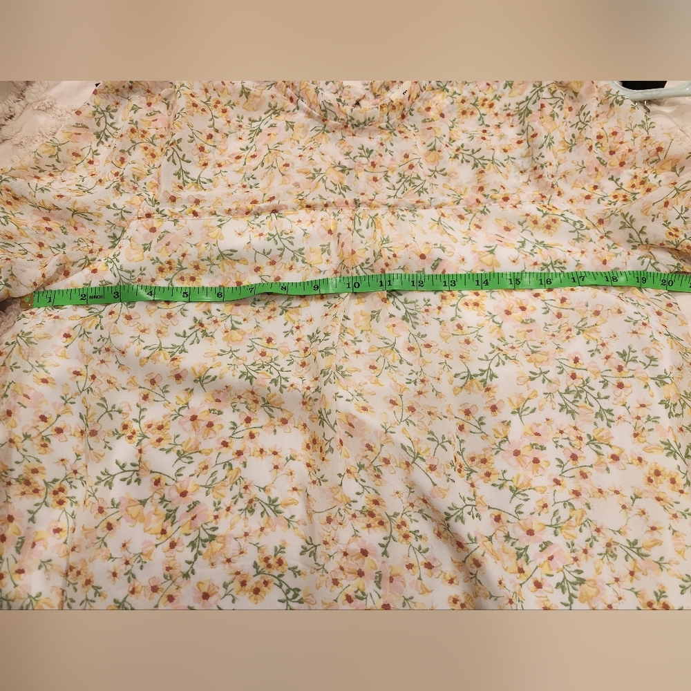 Floral Ruffle Sleeve Blouse - Picture 10 of 13